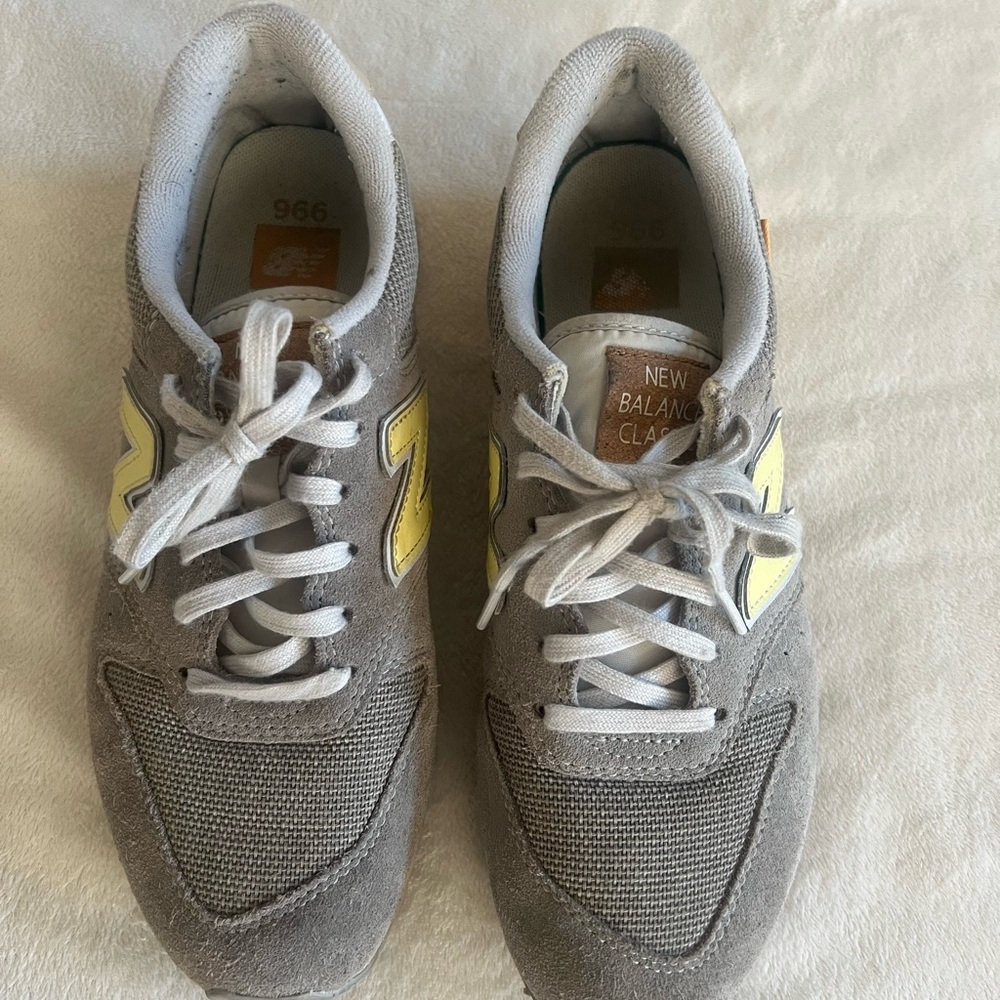 New Balance vintage style sneakers gray and yellow, women’s 8 - Picture 11 of 13
